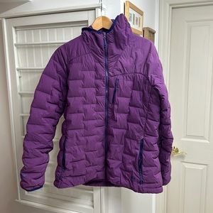 XL Mountain hardware hodded puffer jacket.
